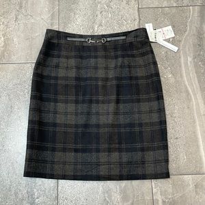 Amanda + Chelsea Contemporary Fit Skirt NWT